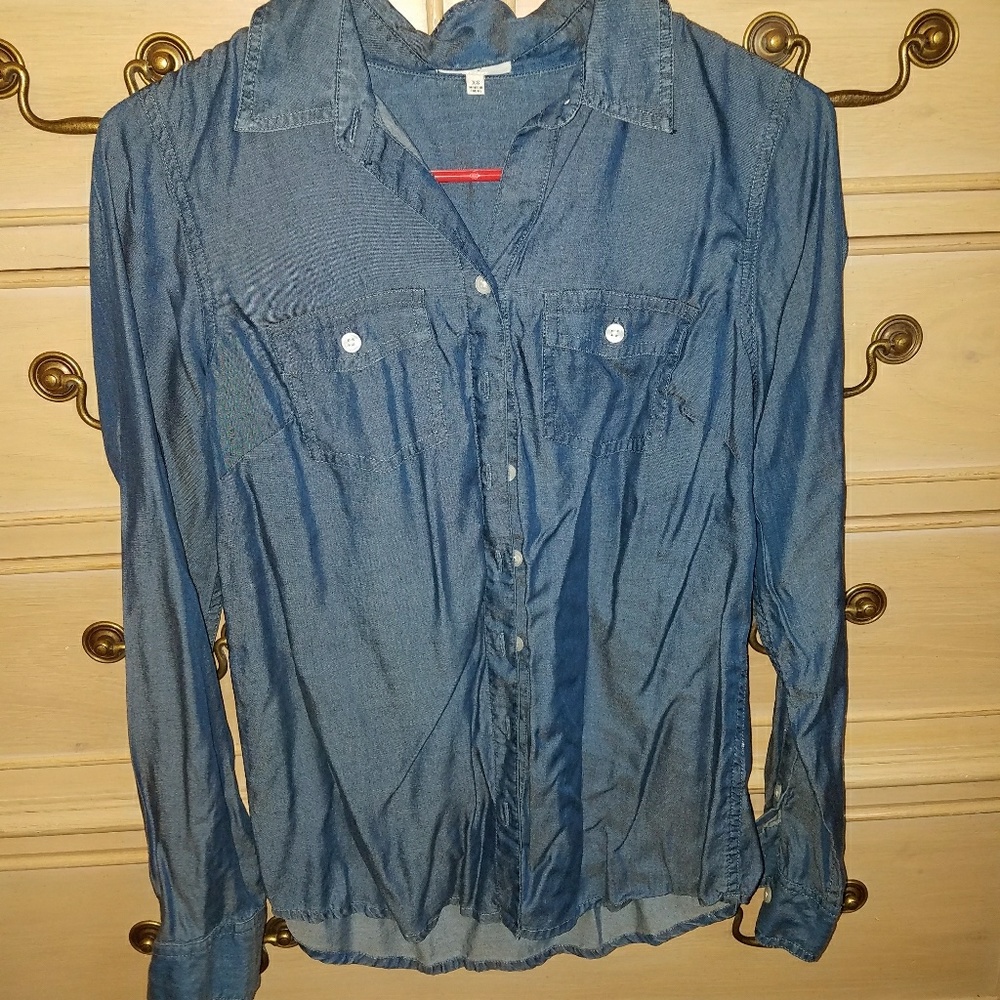 Crown & Ivy jean-colored top